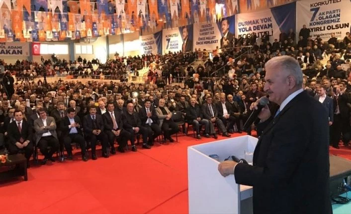Eski TBMM Başkanı Yıldırım: Çılgınlık yapmak isteyen olursa bedelini öder