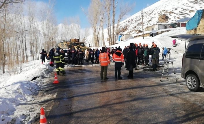 Van'daki çığ faciasının yaşandığı bölgeye kimse alınmıyor