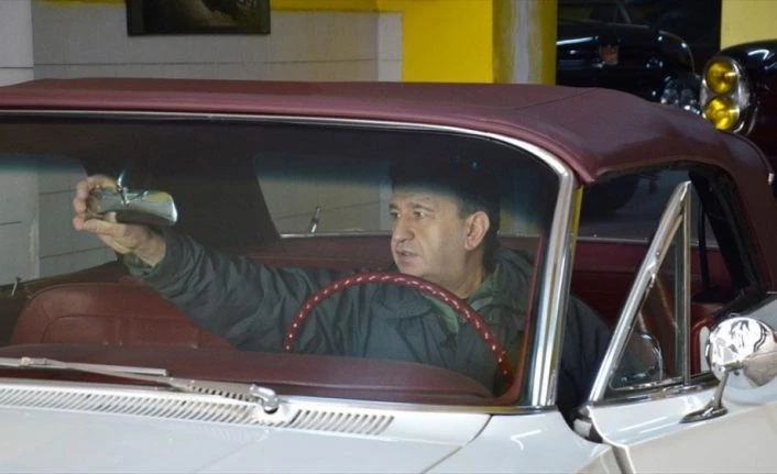 Gençlik tutkusu olan klasik otomobilleri 46 yıldır baştan yaratıyor