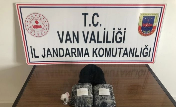 Gevaş’ta 3 kilogram plaka esrar ele geçirildi