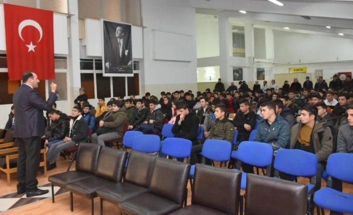 Gün, okul ziyaretlerine devam ediyor