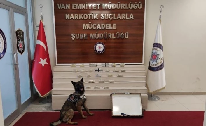 Hediyelik eşya kolisinden zehir çıktı