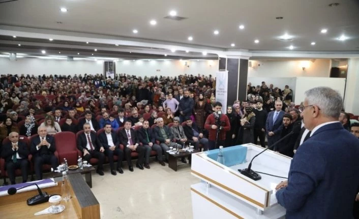 ‘Hikayelerle Anadolu İrfanı’ konferansı ilgi gördü