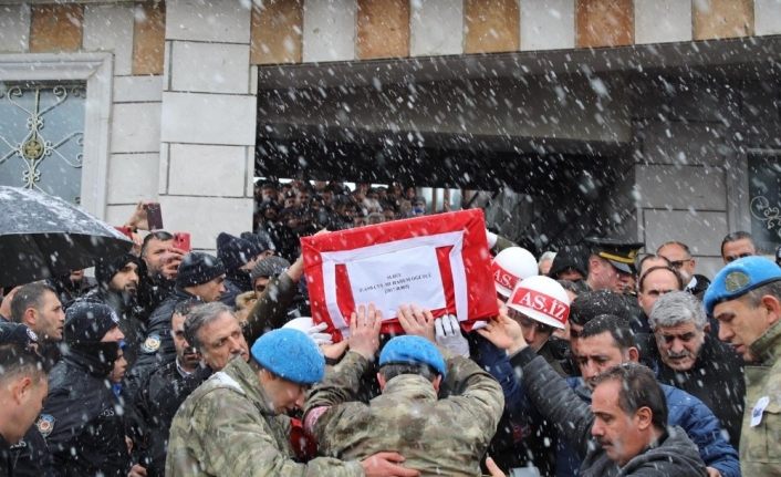 İdlib şehidi memleketi Bingöl’de ebediyete uğurlandı