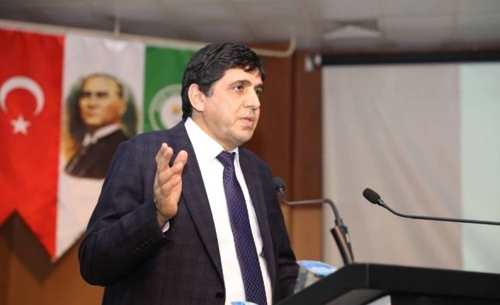 Iğdır Üniversitesi Rektörü Prof. Dr. Mehmet Hakkı Alma, öğretmen ve okul yöneticilerine konferans verdi