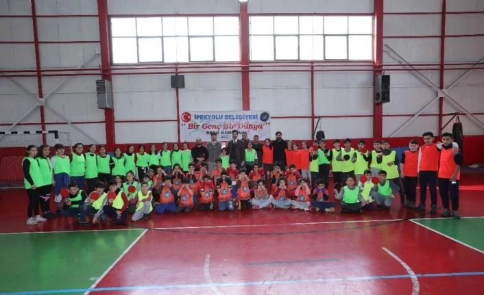 İpekyolu Belediyesinden “Bir Genç Bir Dünya” projesi