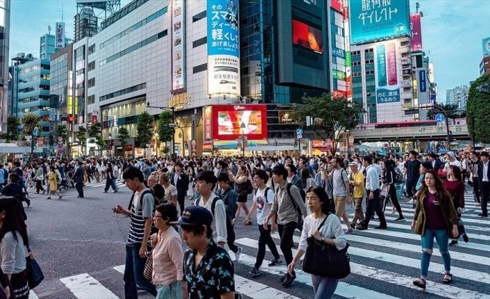 Japonya 70 yaşına kadar çalışmanın önünü açıyor