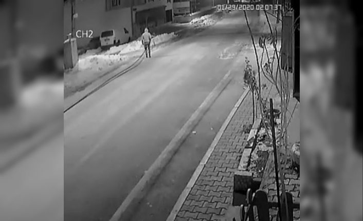 Van İpekyolu'nda kablo hırsızını kardaki izi ele verdi