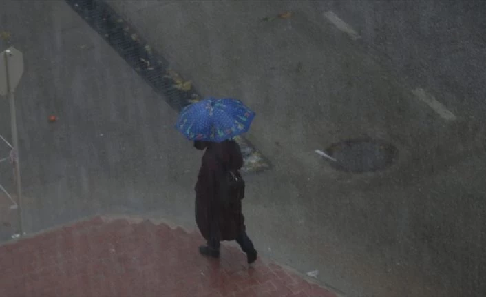 Meteorolojiden 5 il için fırtına, kuvvetli sağanak ve kar uyarısı