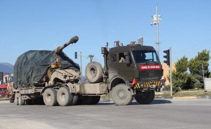 Sınır birliklerine obüs ve zırhlı araç sevkiyatı