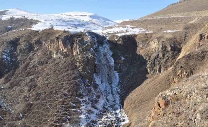 Susuz Şelalesi hayata geçirilecek projeyle turizme kazandırılacak