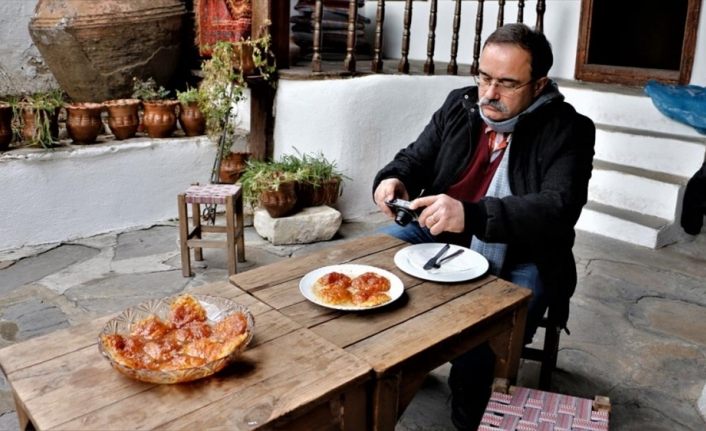 Tarihçi profesör peynir tatlıları için Anadolu