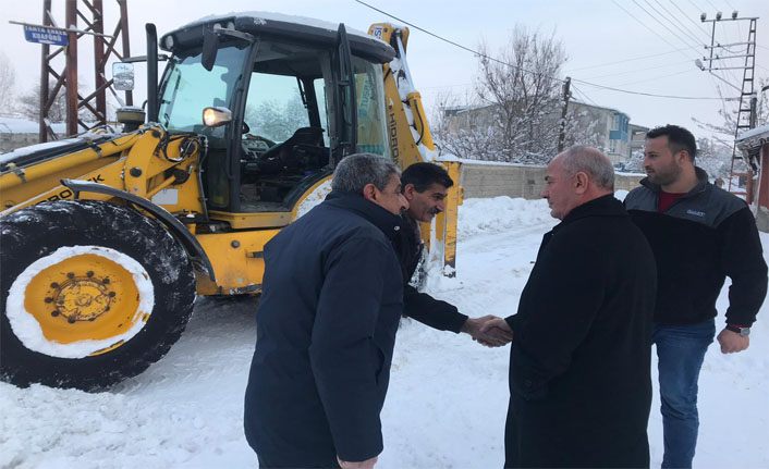 Tuşba Belediye Başkanı Akman çalışmaları yerinde inceledi