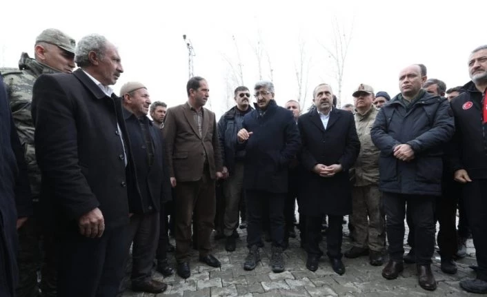 Vali Bilmez, depremde hasar gören 8 mahalleye geçmiş olsun ziyaretinde bulundu