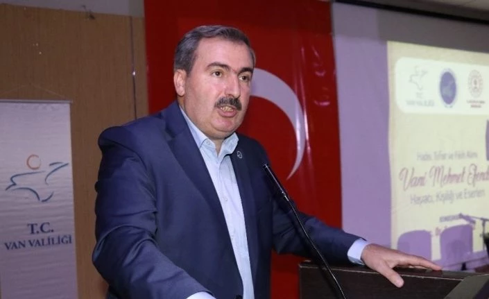 Van YYÜ İlahiyat Fakültesi Tasavvuf Anabilim Dalı Başkanı Doç. Dr. Ferzende İdiz