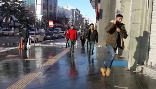 Van’da bomba paniği