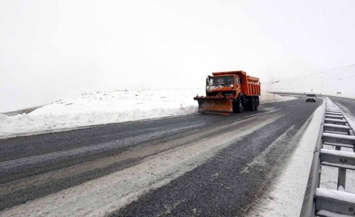 Van’da riskli bölgelerde ulaşım kontrollü sağlanıyor