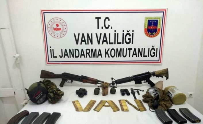 Van’da sağ yakalanan teröriste ait malzemeler ele geçirildi