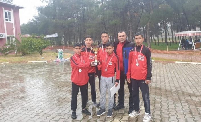 Vanlı atletler Osmaniye’den Türkiye ikinciliği ile döndü