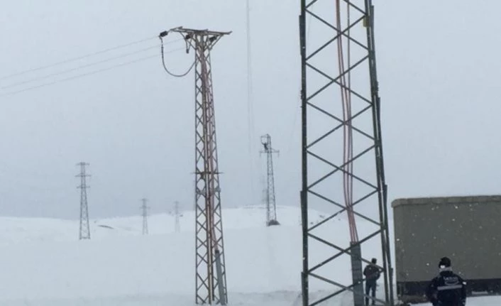 VEDAŞ ekibinin kar mesaisi