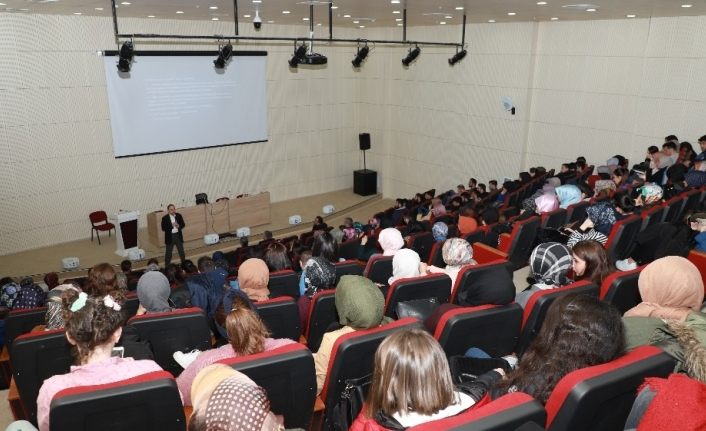 Atatürk Üniversitesi’nde Suriye, Libya ve Ortadoğu konuşuldu