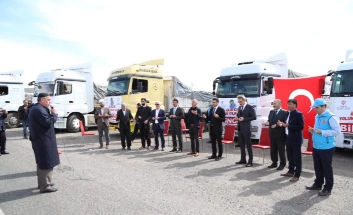 Bingöl’den İdlib’e 12 tır insani yardım malzemesi