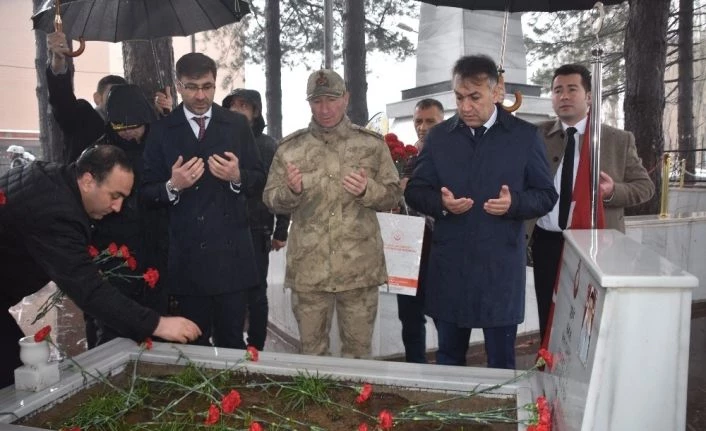 Bitlis’te 18 Mart Şehitleri Anma Günü ve Çanakkale Zaferi’nin 105. yılı