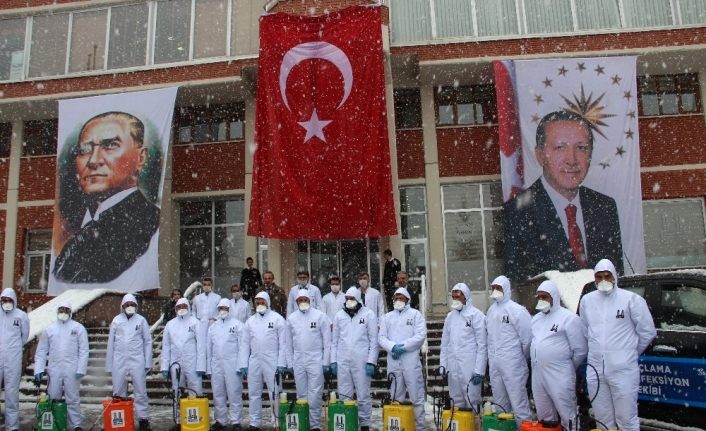 Büyükşehirin dezenfekte timleri işbaşında