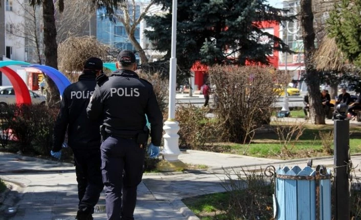 Erzincan emniyeti korona virüse karşı etkin bir mücadele yürütüyor