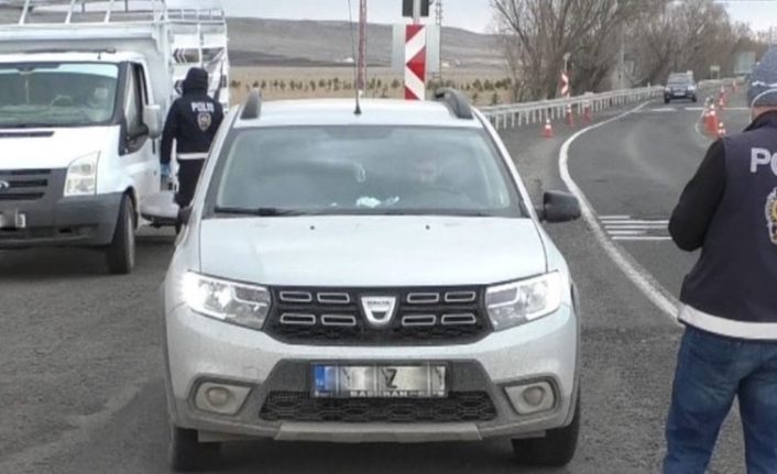 Erzincan’da kent giriş- çıkışında korona denetimi