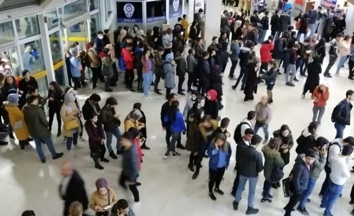 Erzincan’da öğrenciler otogara akın etti