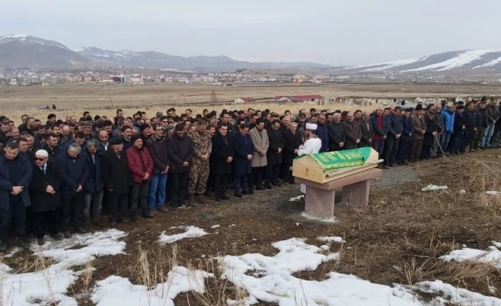 Gazeteci Deniz Başlı’nın baba acısı