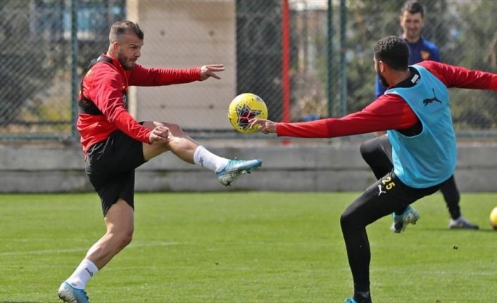 Göztepe, Kasımpaşa ile yarın deplasmanda karşılaşacak