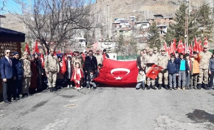 İmam Hatip öğrencilerinden askere destek