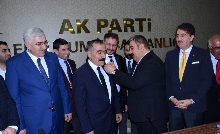 İyi Partili Palandöken Belediyesi Meclis Üyeleri AK Parti sıralarına katıldı