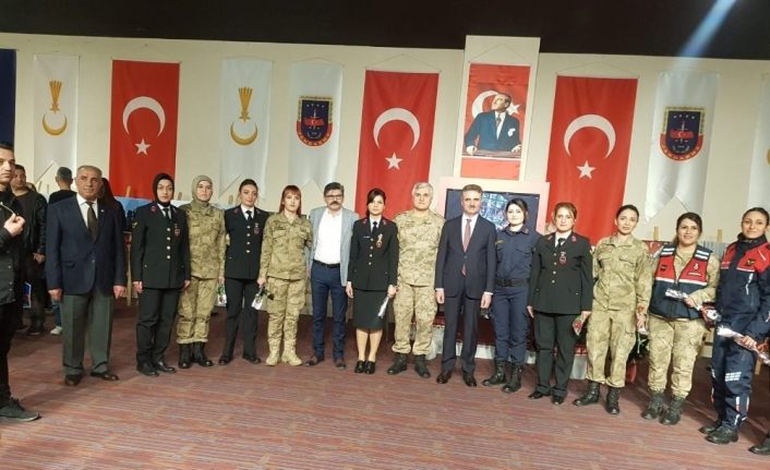 Jandarma kadın astsubaylar fotoğraf sergisi açtı