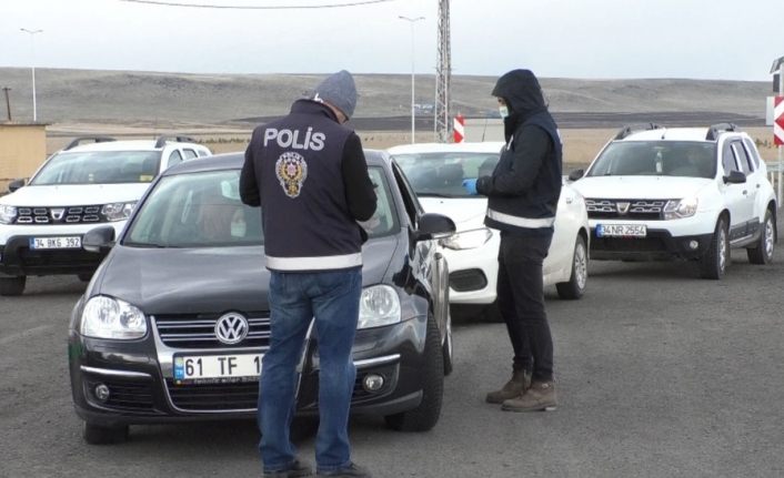 Kars’ta kent giriş-çıkışında korona denetimi