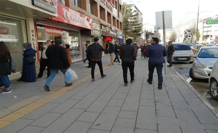 Koronavirüste 10 bin vakaya en hızlı ulaşan ülke Türkiye oldu.. Peki Van ne durumda?