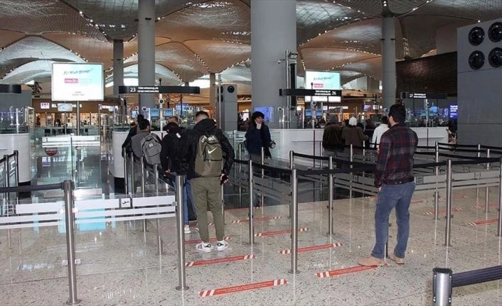 Kovid-19 salgını nedeniyle uçuşu iptal edilen yolculara yeni haklar tanındı