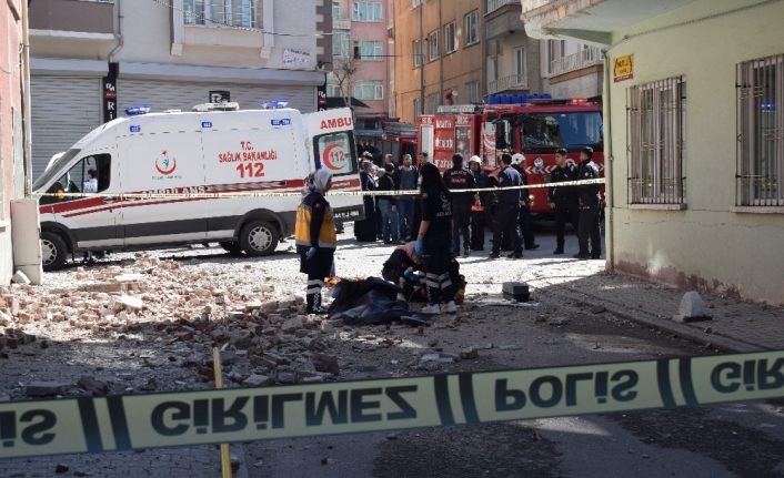 Malatya’da balkon duvarı çöktü: 1 ölü