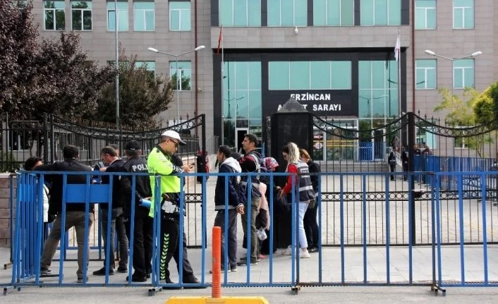 Muhtarı öldürüp çobanı da yaralayan sanık, 18 yıl 4 ay hapis cezasına çarptırıldı