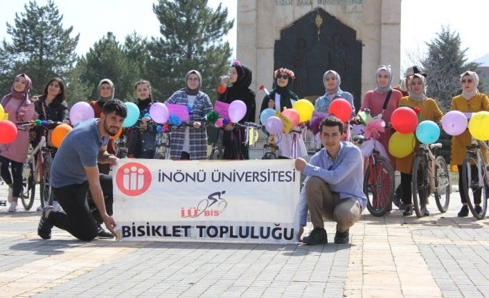 Pedallar, kadınlar için çevrildi