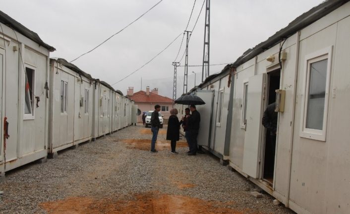 Pütürge’de depremzedeler konteyner kente yerleştirilmeye başlandı