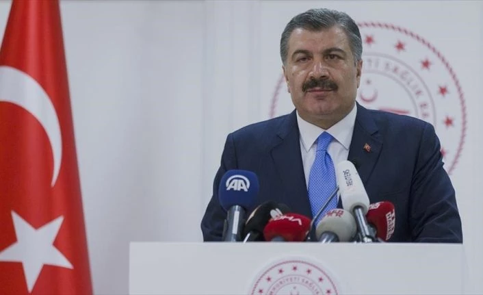 Sağlık Bakanı Koca: Umreden dönen bir vatandaşın koronavirüs testi pozitif çıktı