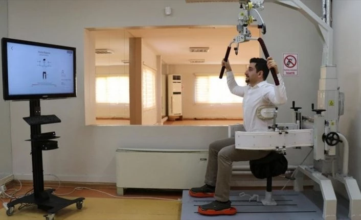 Skolyoz hastaları için yerli fizik tedavi cihazı geliştirildi