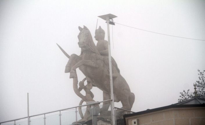 Tarihi Harput Mahallesi’nde sis etkili oldu