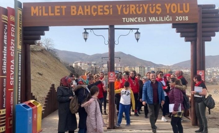 Tunceli’de 300 işitme engelli kadın misafir edildi