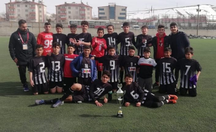 U-14 şampiyonu Van Altay eğitim spor oldu