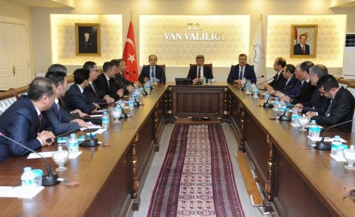 Vali Bilmez, yeni atanan ilçe milli eğitim müdürleriyle bir araya geldi