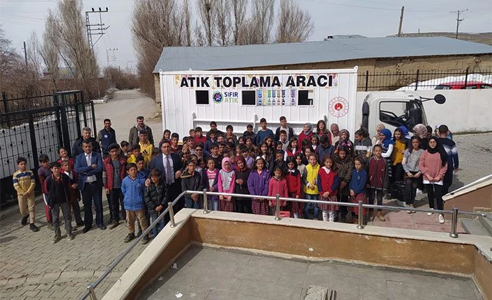 Van Edremit Belediyesi'nden öğrencilere “doğa dostu” hediyeler